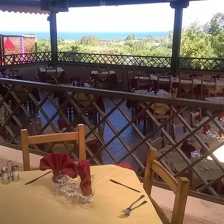 Hotell La Vela Valledoria (Sardinia)
