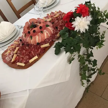 La Vela Hotel 2*