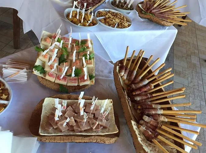 Отель La Vela Валледория